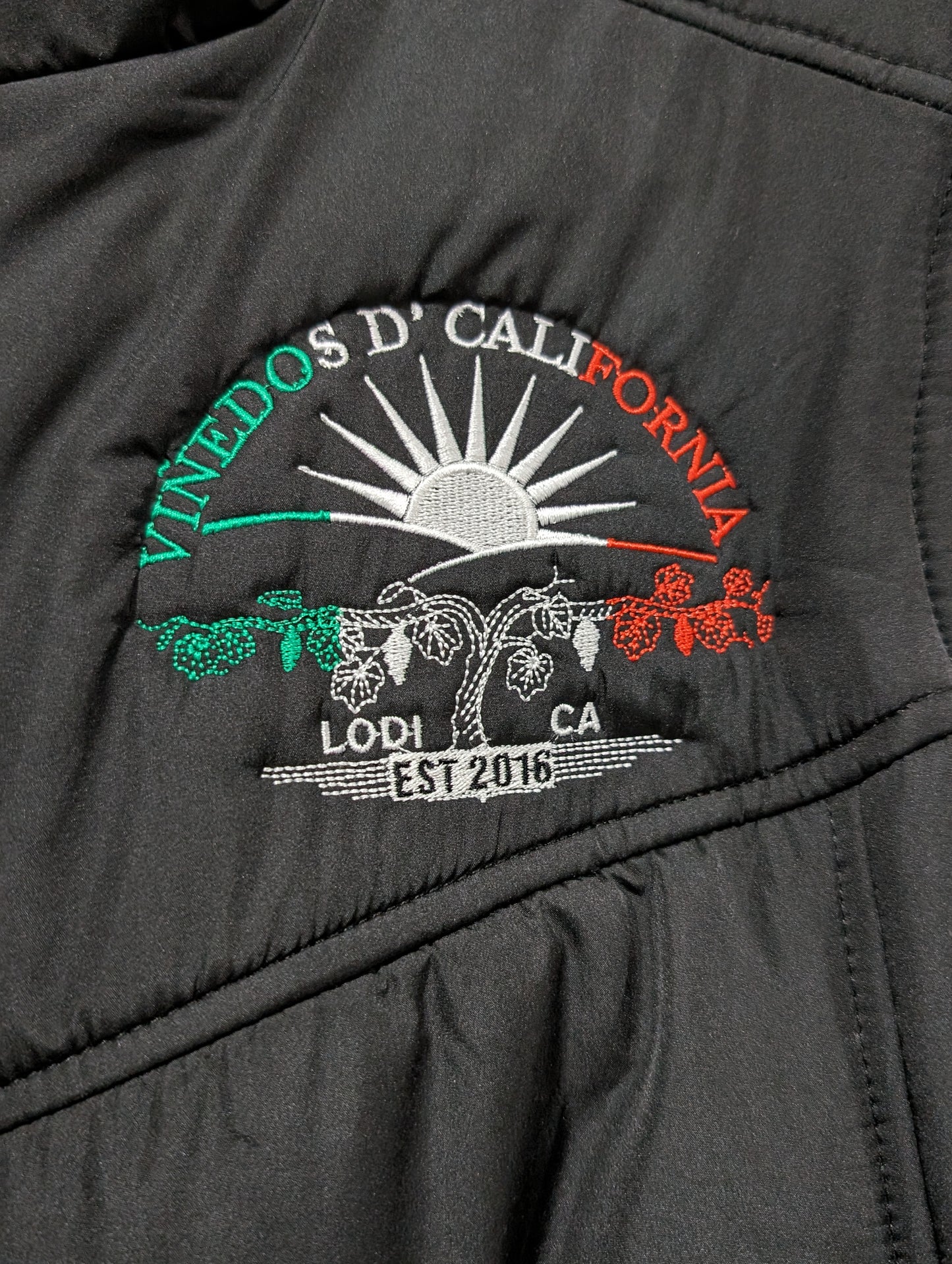 Viñedos D' California Vest Women