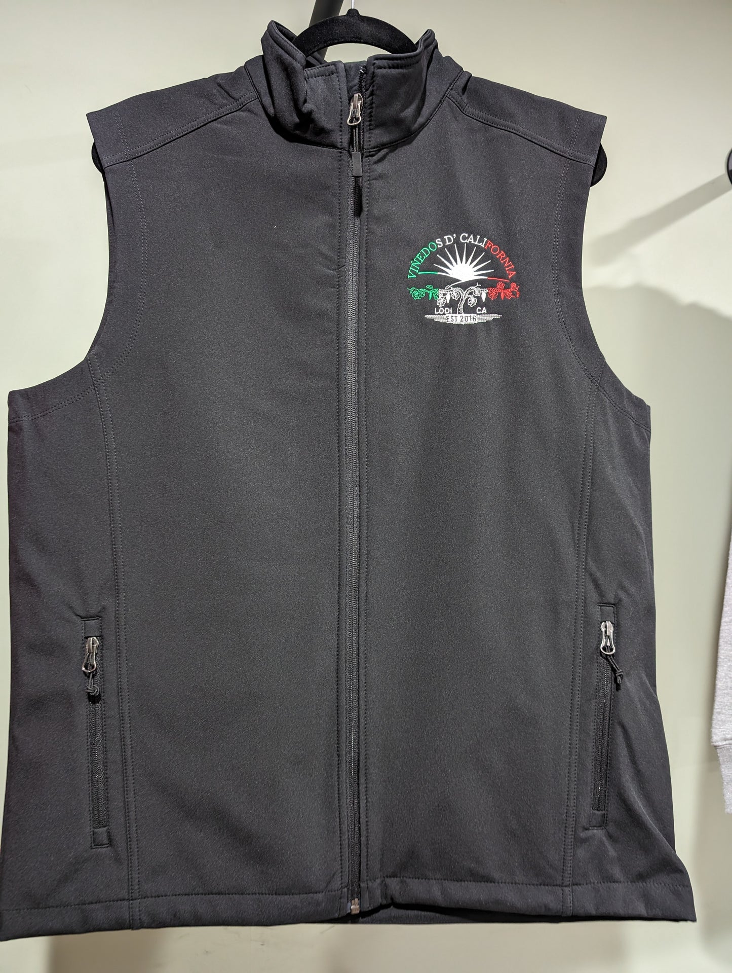 Viñedos D'California Vest Men